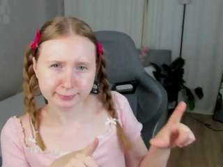 tinylili live webcam show