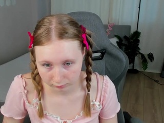 tinylili live webcam show