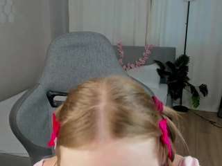 tinylili live webcam show