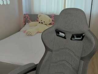 tinylili live webcam show