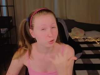 TinyLili live webcam show