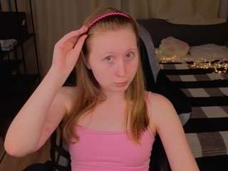 TinyLili live webcam show