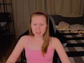 TinyLili live webcam show