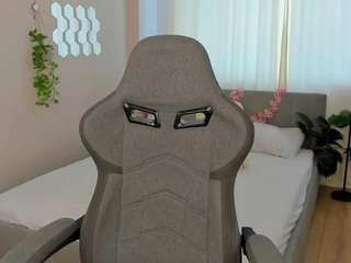 TinyLili live webcam show
