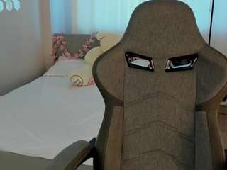 TinyLili live webcam show