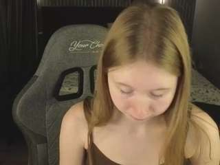 TinyLili live cam preview