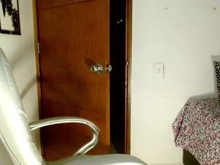 Emmy-Capland live webcam show