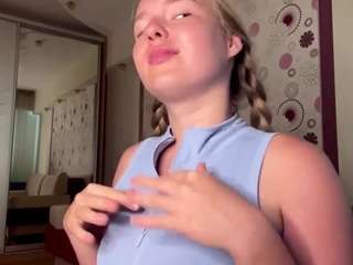 mitsukocromeans live webcam show