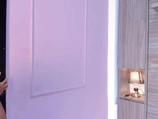 Alliebennet's cam show statistics and live stream