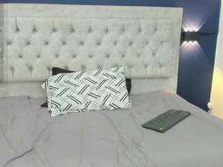 nicole-stevens's live room