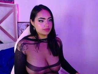 sweetbloomcs live webcam show