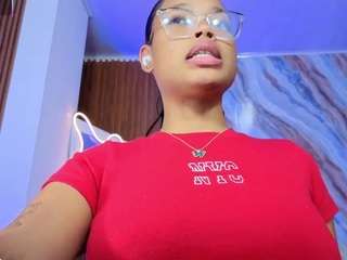 penelope-tay's live room