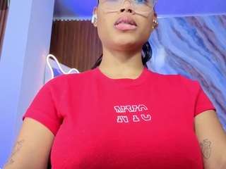 penelope-tay's live room