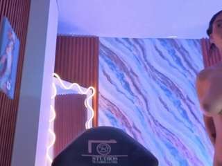 penelope-tay's live room