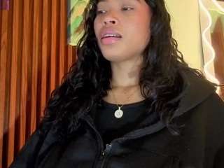 penelope-tay's live room