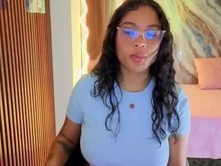 penelope-tay's live room