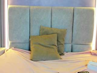 sweetloove26 live webcam show
