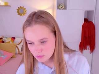 le modèle ellanocturne est en webcam porno dans un show sur le site camsoda, il possède les tags suivants: ahegao,brown eyes,camel toe,dildo or vibrator,fingering,full nudity,naked,no drinking,orgasm,squirter,striptease,thin,tiny tits,brown hair,hd