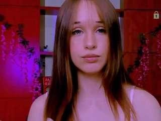emma-dark
