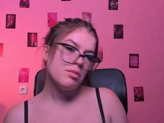 emma-dark live webcam show