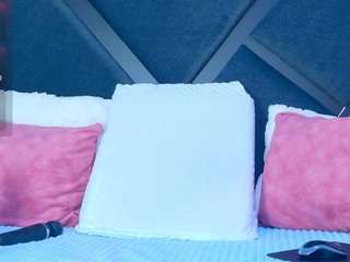 MiaStonn live webcam show