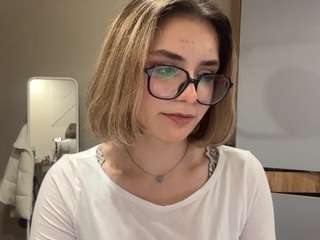 Live cam show with RamonitaMerle