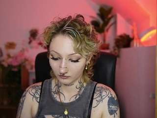 tattooedblondee18