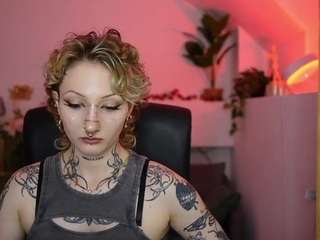 tattooedblondee18