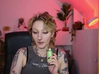 tattooedblondee18