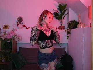 tattooedblondee18