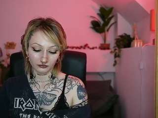 tattooedblondee18