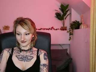tattooedblondee18