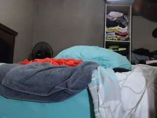 MATUREBUSSTY live cam preview