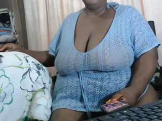 MATUREBUSSTY live cam preview