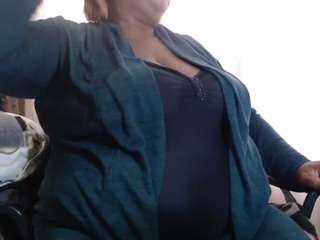 MATUREBUSSTY