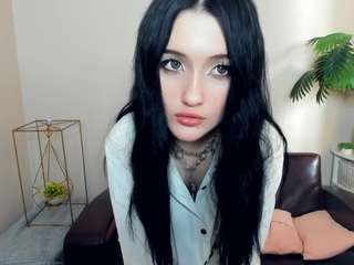 DinorahHirsh live webcam show