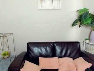 DinorahHirsh live webcam show
