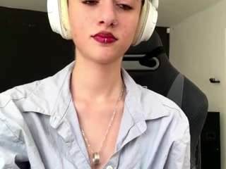 JosphineBaney live webcam show