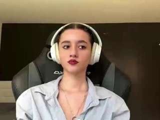 JosphineBaney live webcam show