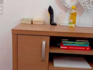 teny-shy live webcam show