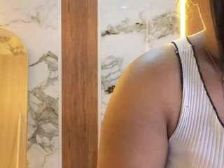 BELLABIGTITS