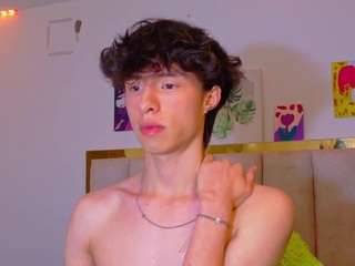 Live cam show with Boysincam