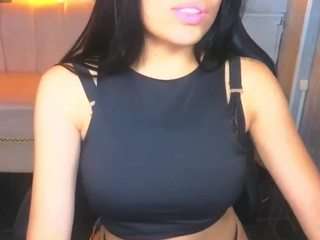 chartlottee-b live webcam show