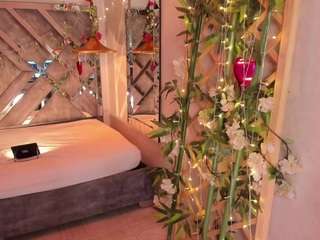 NanachiCook live webcam show