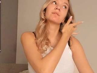 joannielarke live webcam show