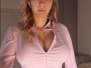 JoannieLarke live webcam show