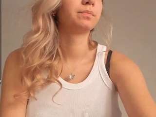 JoannieLarke live webcam show