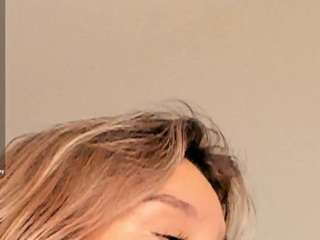 JoannieLarke live webcam show