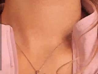 JoannieLarke live webcam show