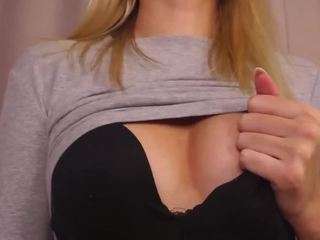 JoannieLarke live cam preview